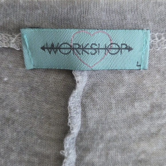 Workshop | You Make Me Blush Thin Lightweight Long Sleeve Graphic Tee Size Large - Picture 4 of 6